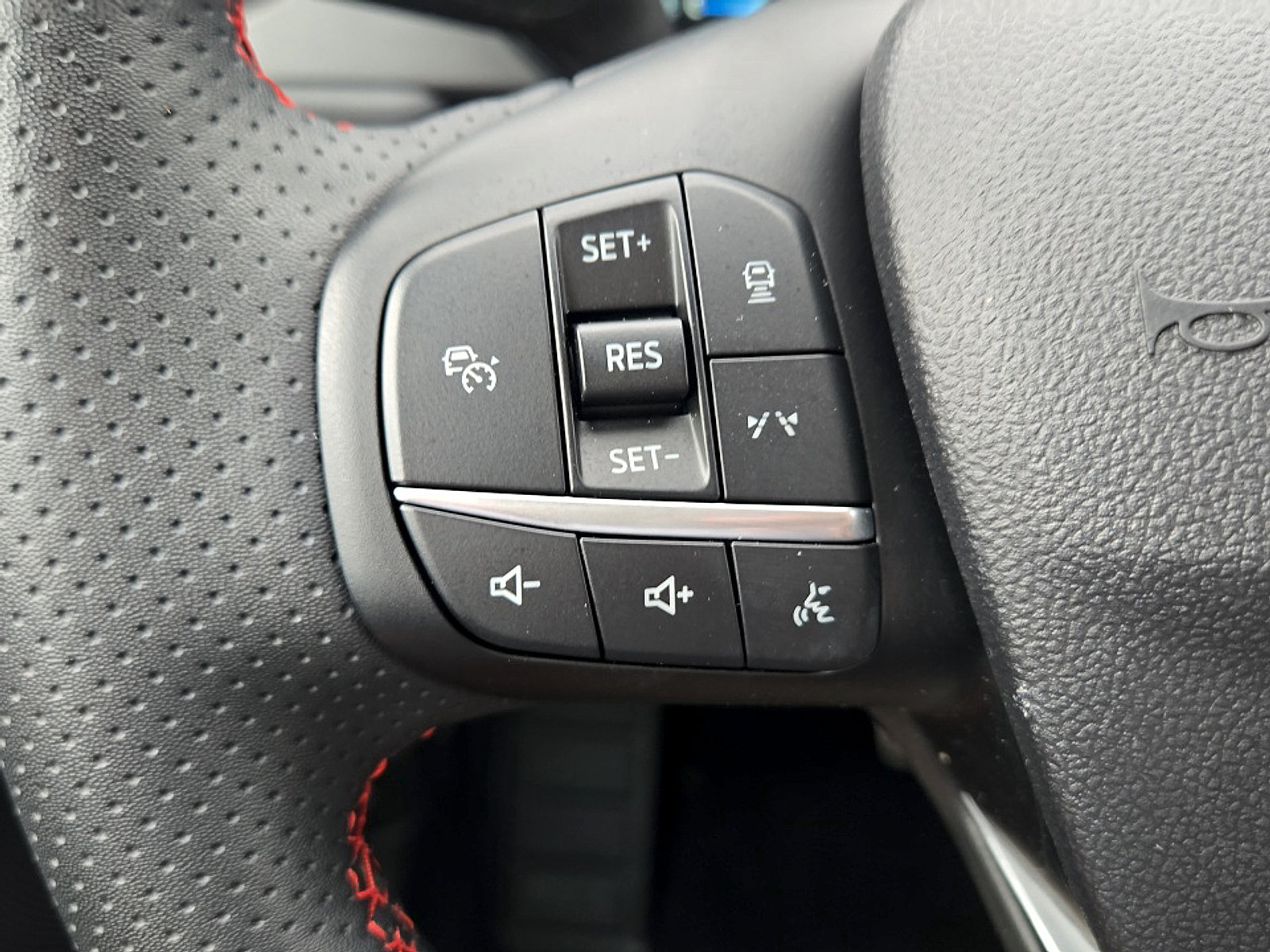 Certified 2023 Ford Escape ST-Line Elite w/ Premium Technology Package AWD/4WD image 13