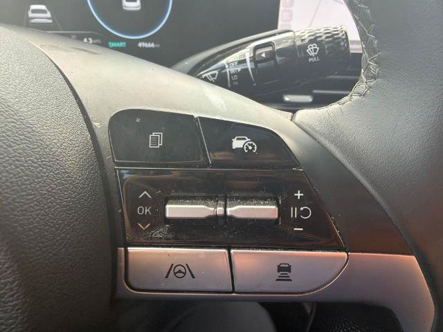 Used 2025 Hyundai Elantra SEL FWD image 11