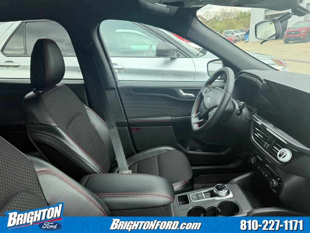 Certified 2024 Ford Escape ST-Line w/ Tech Pack #1 AWD/4WD image 7
