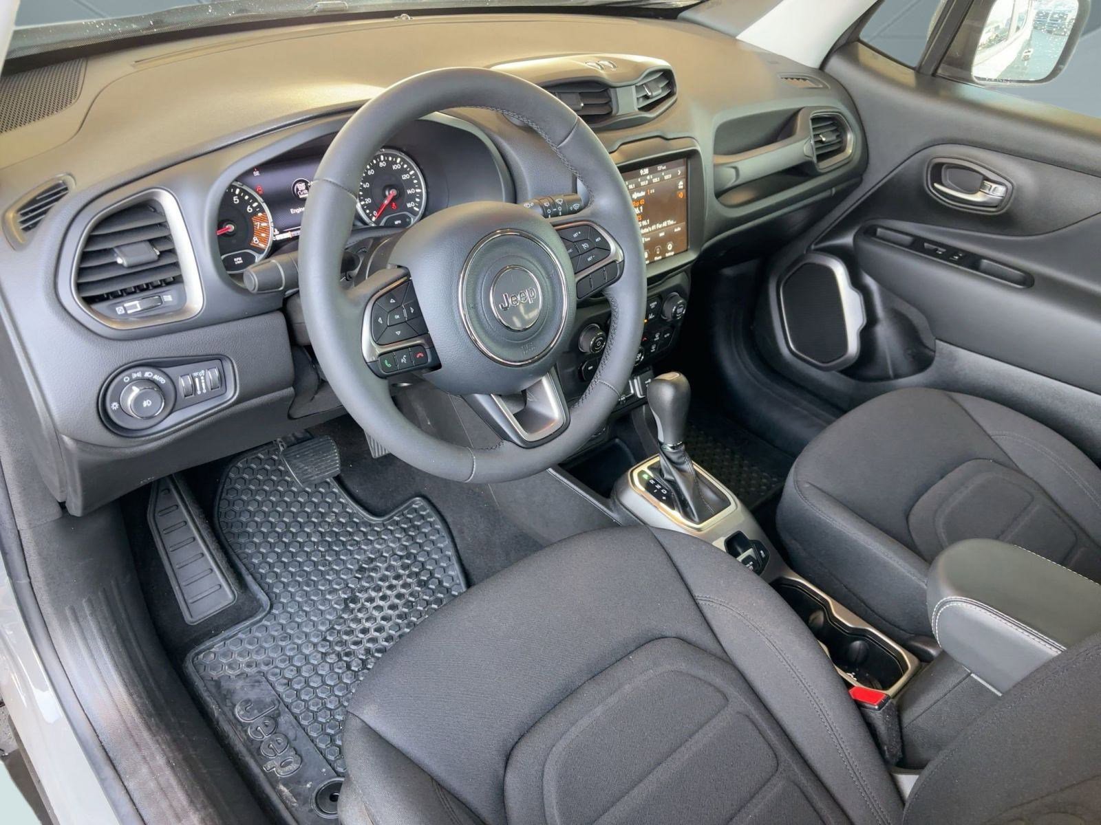 Used 2022 Jeep Renegade Latitude image 32