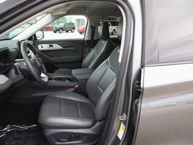 Certified 2025 Ford Explorer Active w/ Active Comfort Package AWD/4WD image 21