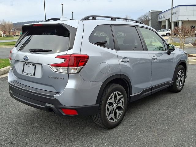 Used 2022 Subaru Forester Premium image 4