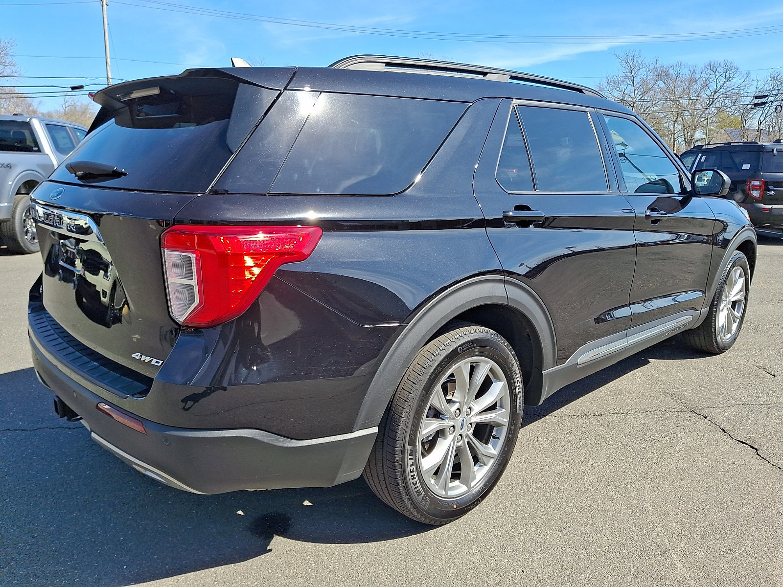 Certified 2023 Ford Explorer XLT w/ Equipment Group 202A image 5