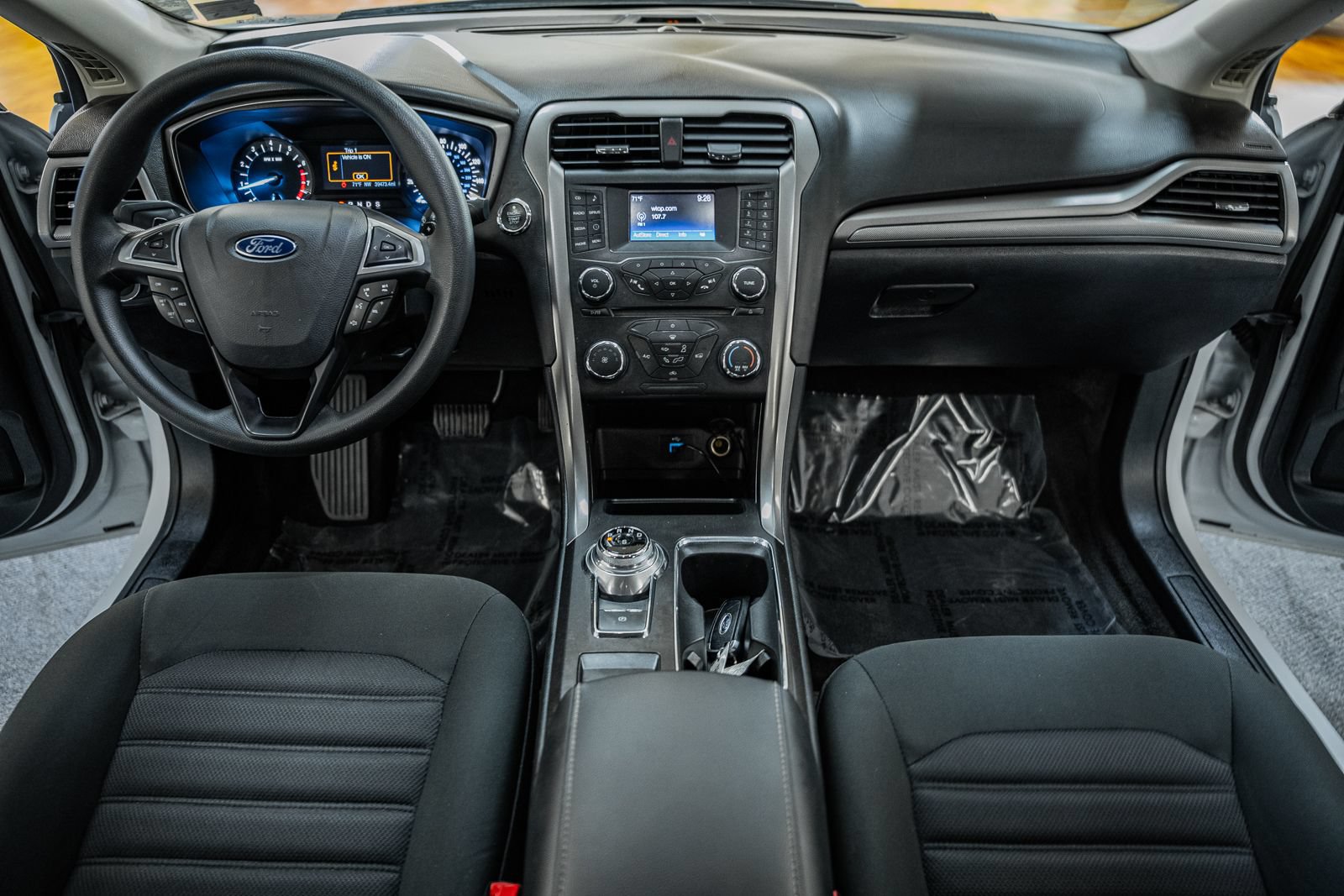 Certified 2017 Ford Fusion SE FWD image 22