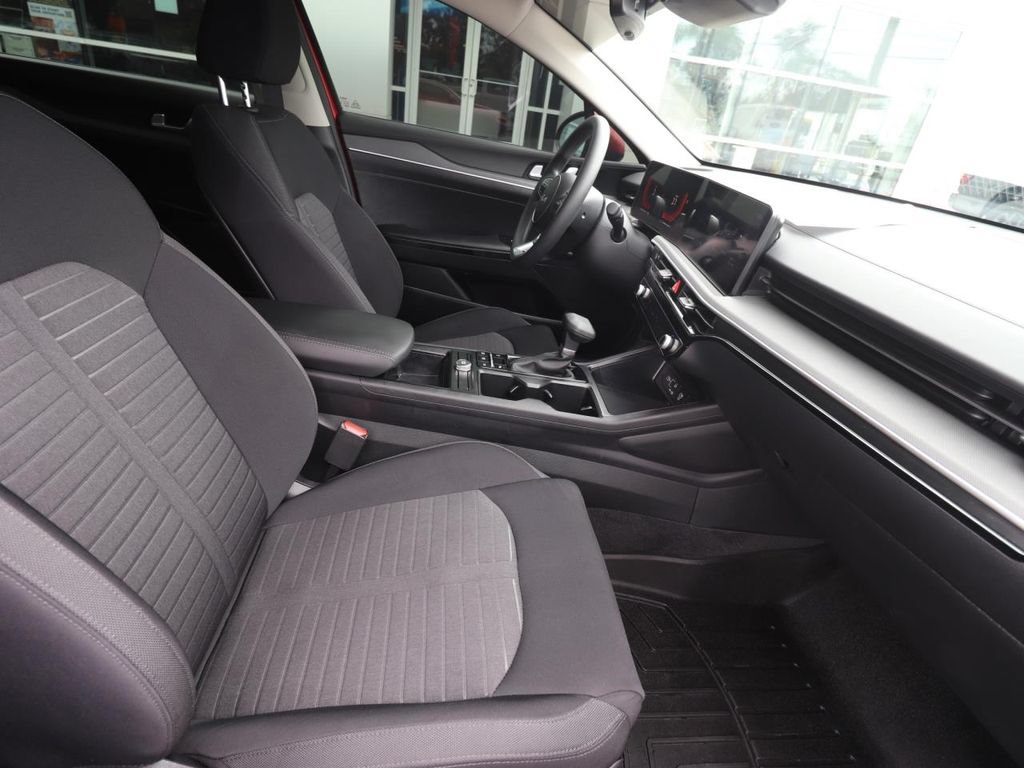 Used 2025 Kia K5 LXS FWD image 12