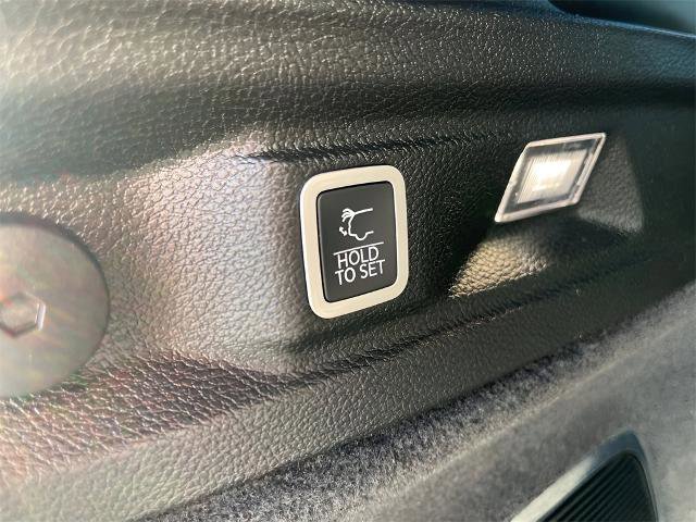 Used 2021 Jeep Grand Cherokee L Overland w/ Luxury Tech Group IV image 22