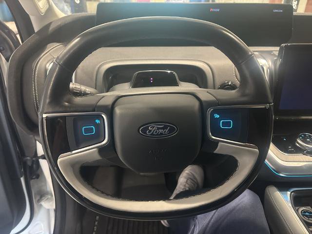 Certified 2025 Ford Expedition Platinum w/ Platinum Ultimate Package AWD/4WD image 13