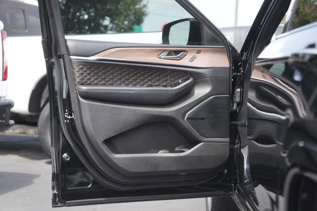 Used 2023 Jeep Grand Cherokee Summit w/ Adv Protech Group IV RWD image 30