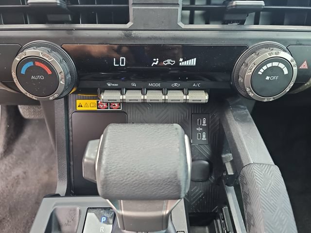 Used 2024 Toyota Tacoma SR5 w/ SR5 Upgrade Package RWD image 27