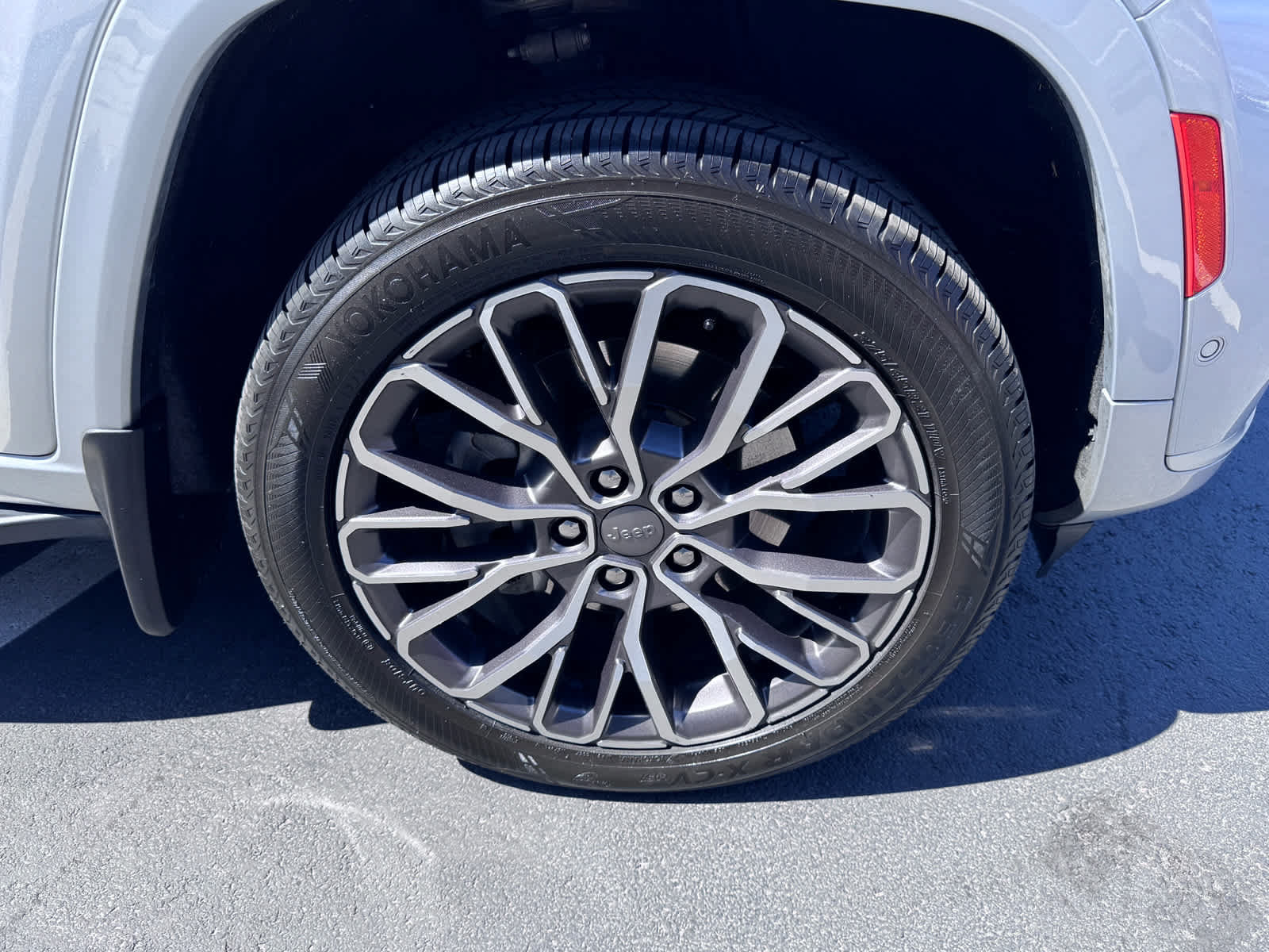 Used 2022 Jeep Grand Cherokee L Summit AWD/4WD image 14