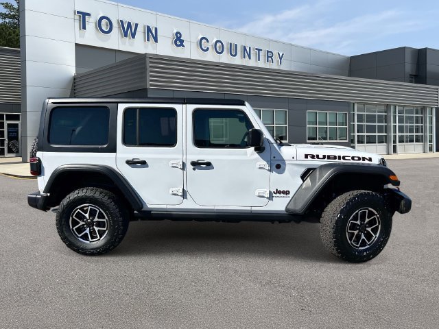 Used 2026 Jeep Wrangler Unlimited Rubicon AWD/4WD image 2