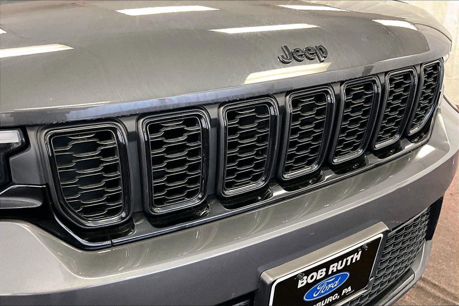 Used 2023 Jeep Grand Cherokee Altitude image 29