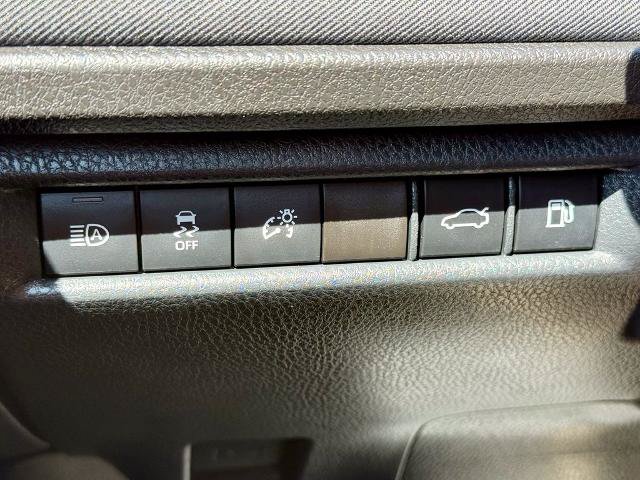 Used 2025 Toyota Camry LE FWD image 25