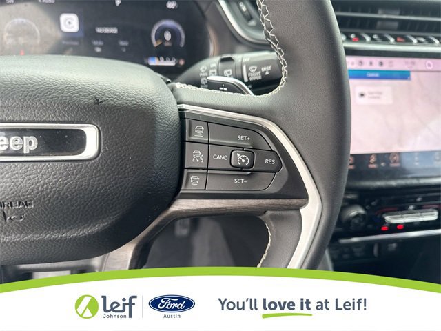 Used 2023 Jeep Grand Cherokee Limited w/ Black Appearance Package image 33