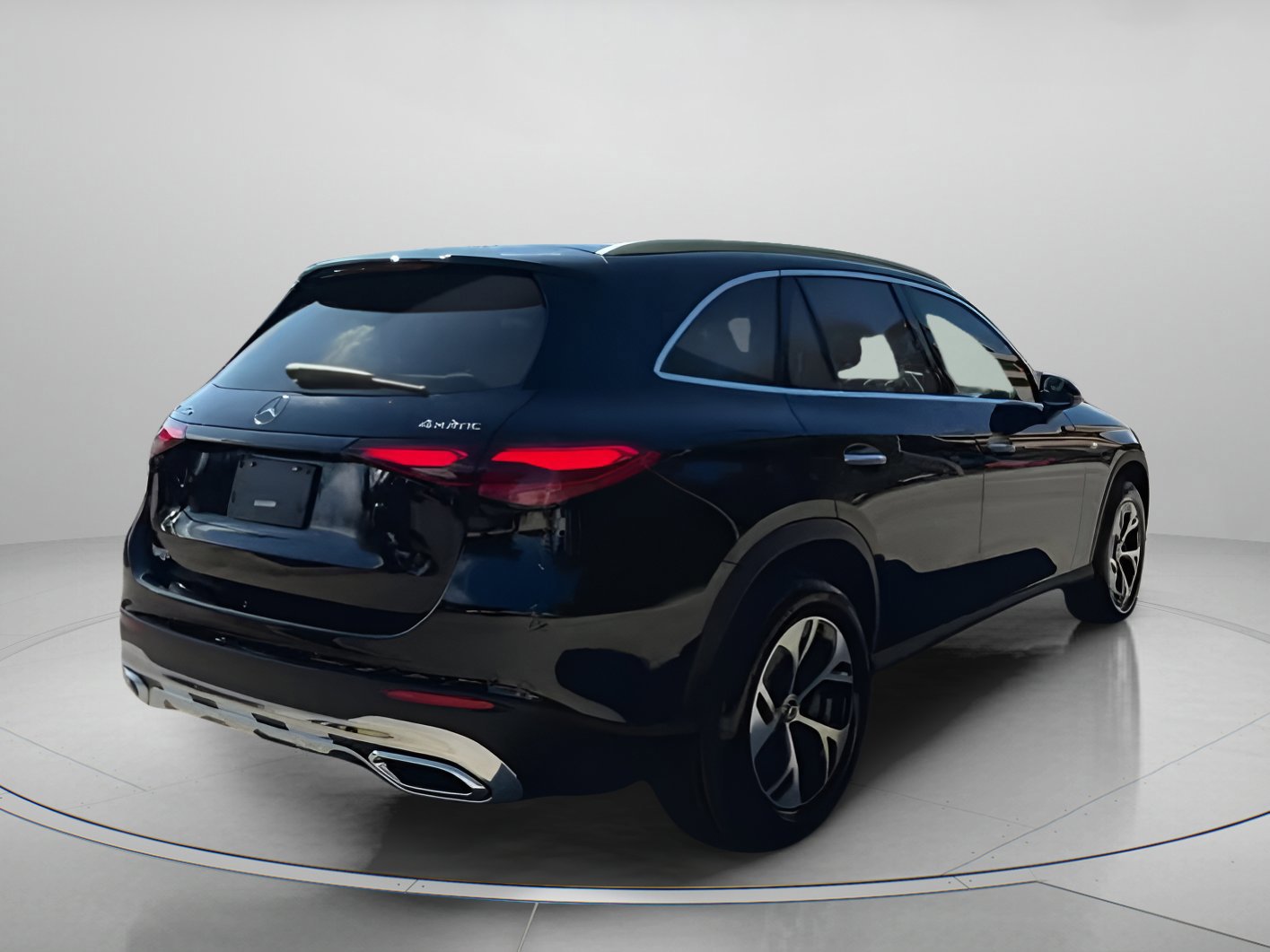 Used 2025 Mercedes-Benz GLC 350e 4MATIC image 20