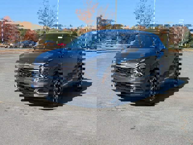 Used 2025 Kia Sportage LX image 8