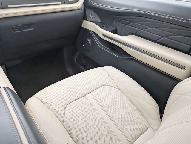 Certified 2022 Ford Expedition Max Platinum image 18
