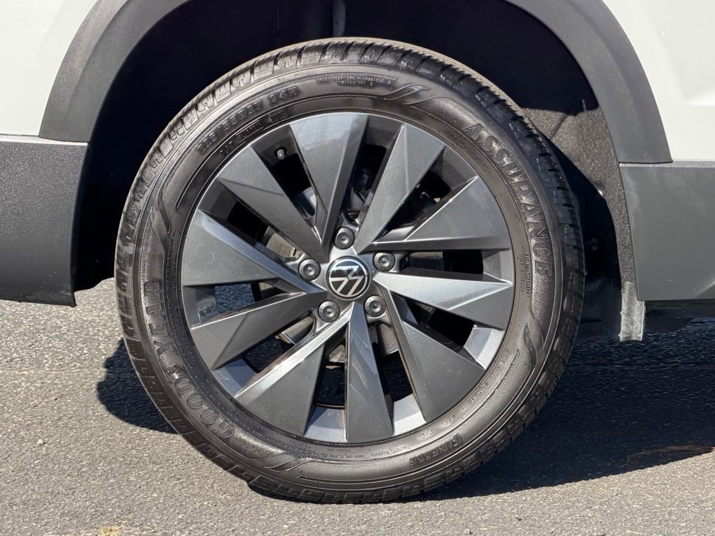 Used 2023 Volkswagen Taos S image 13