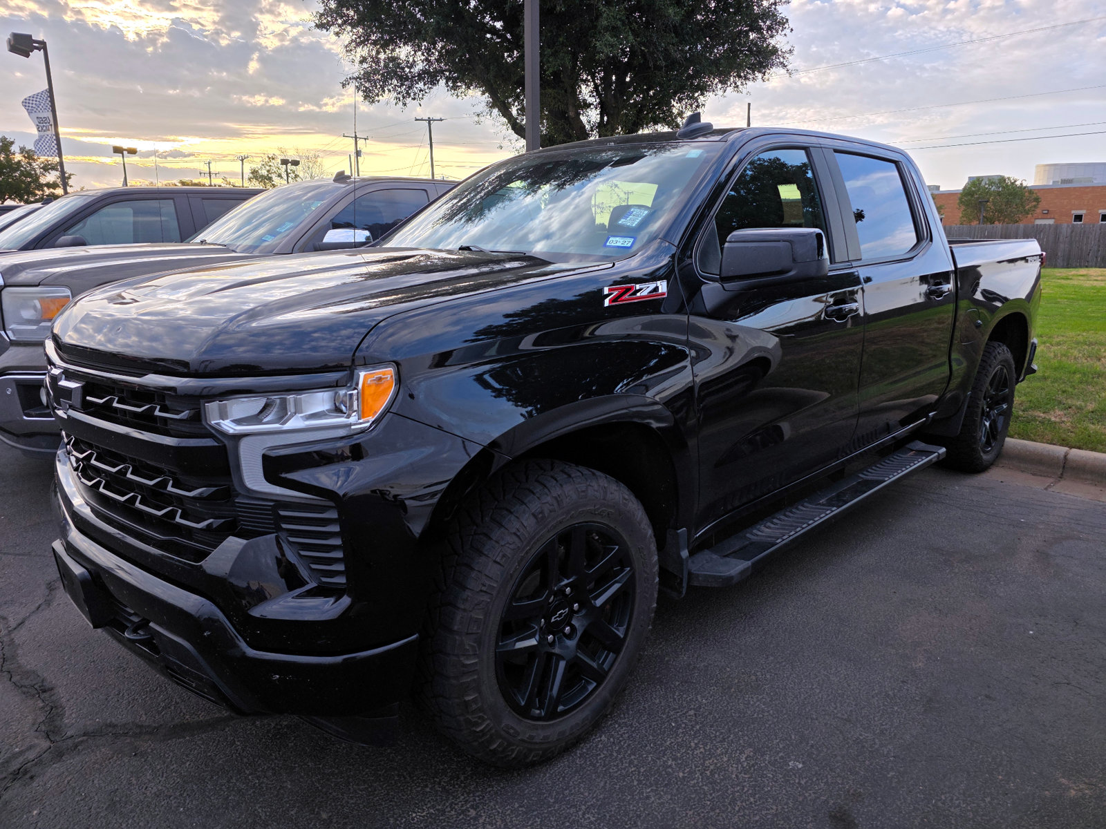 Used 2023 Chevrolet Silverado 1500 RST w/ Z71 Off-Road Package AWD/4WD image 1