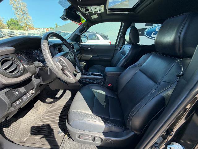 Used 2022 Toyota Tacoma TRD Off-Road w/ TRD Premium Off Road Package AWD/4WD image 16