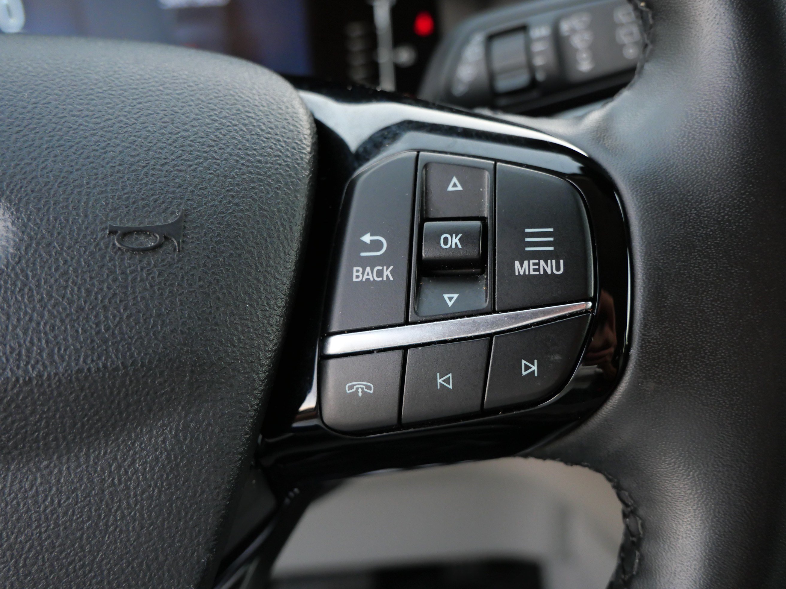 Certified 2018 Ford Escape S FWD image 29