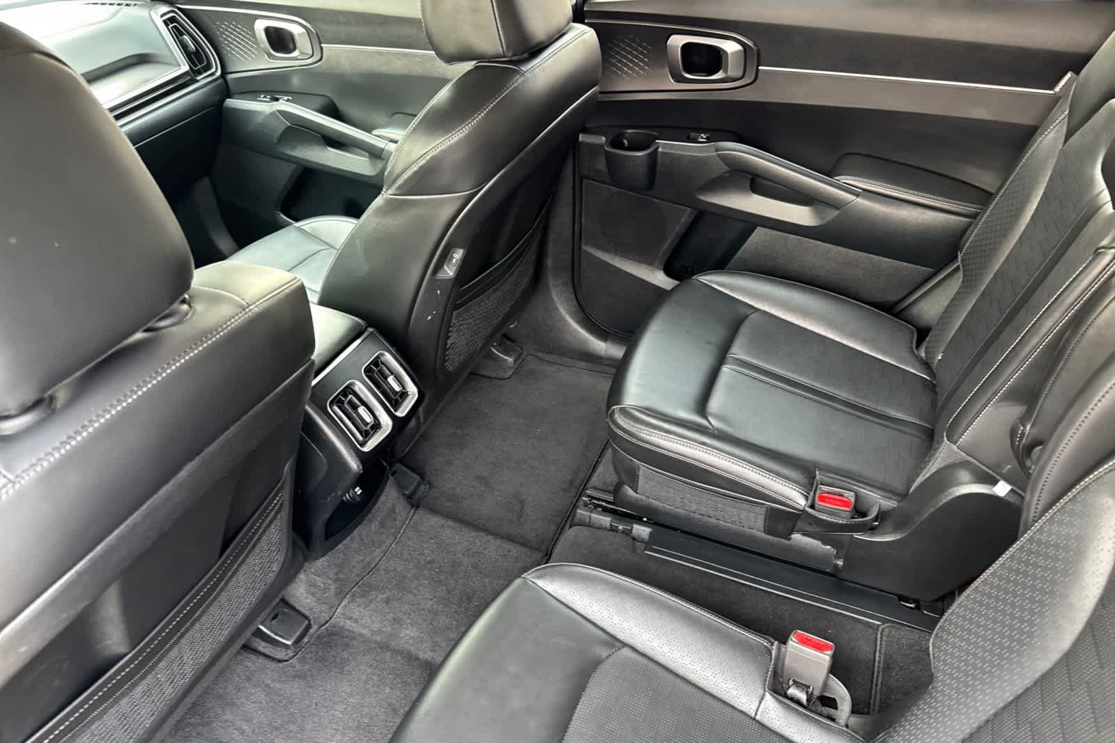 Used 2025 Kia Sorento EX AWD/4WD image 4