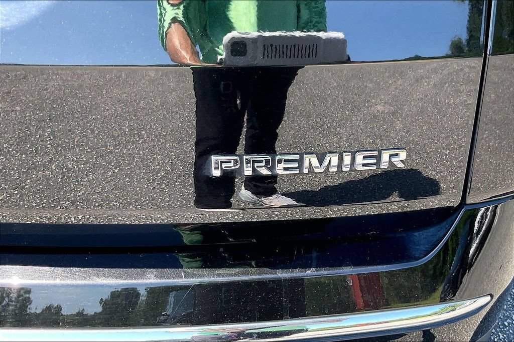 Used 2022 Chevrolet Traverse Premier w/ LPO, Floor Liner Package FWD image 8