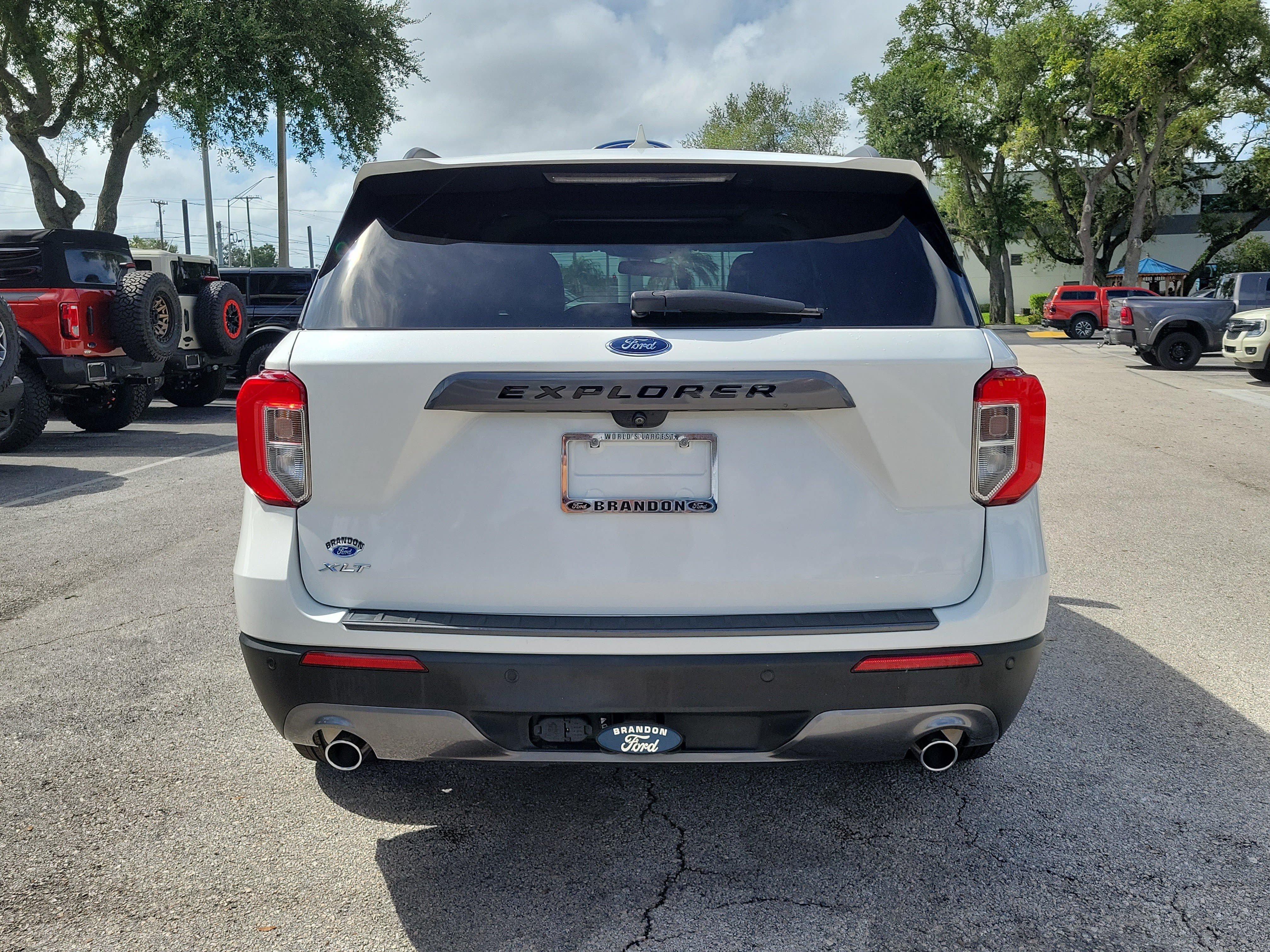 Certified 2022 Ford Explorer XLT w/ Equipment Group 202A RWD image 8