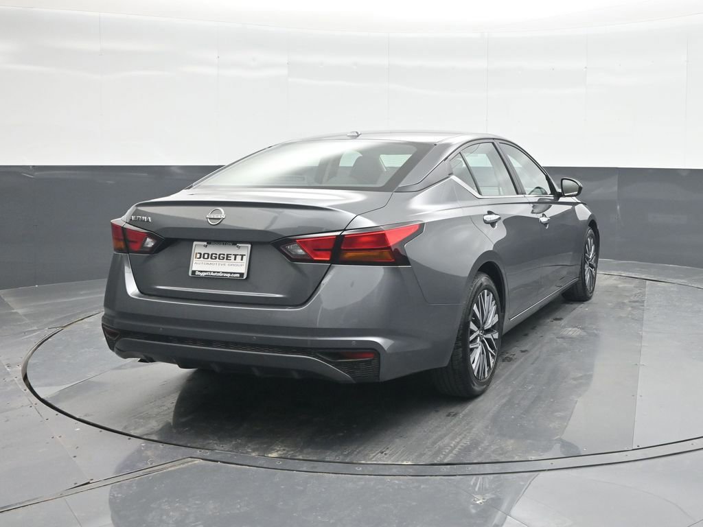 Used 2025 Nissan Altima 2.5 SV FWD image 8