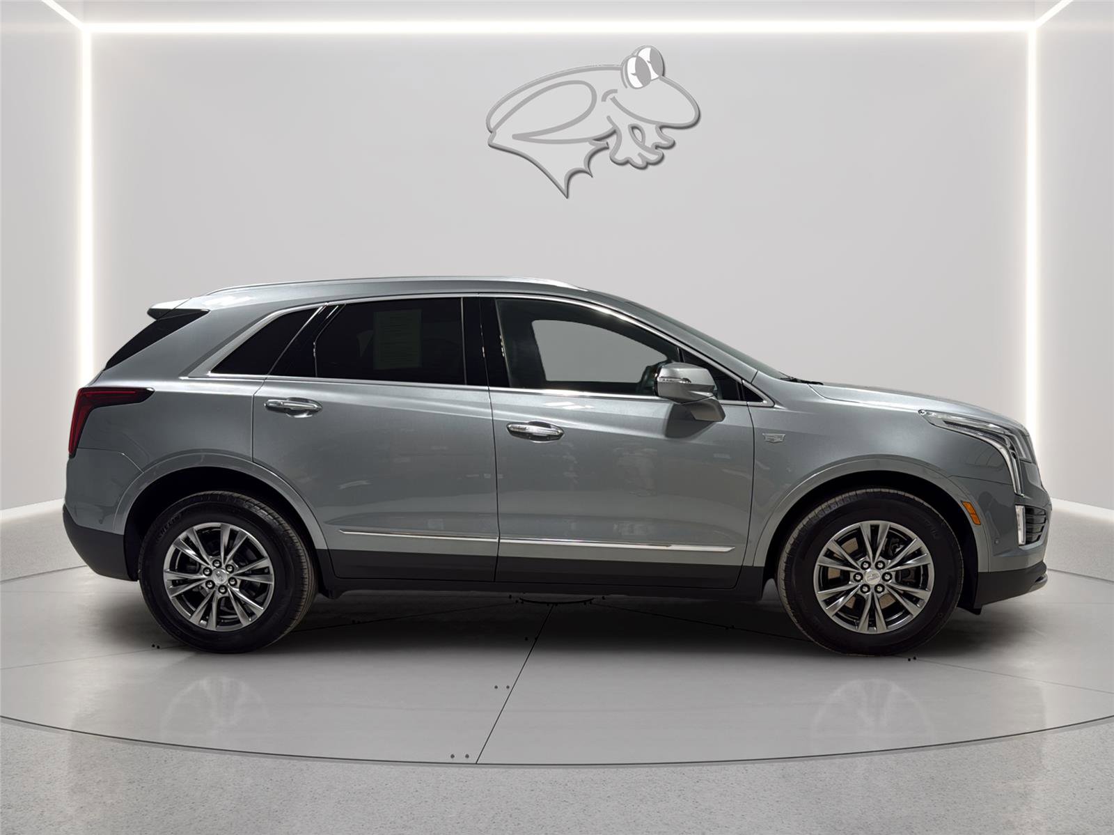 Used 2023 Cadillac XT5 Premium Luxury w/ Technology Package AWD/4WD image 6