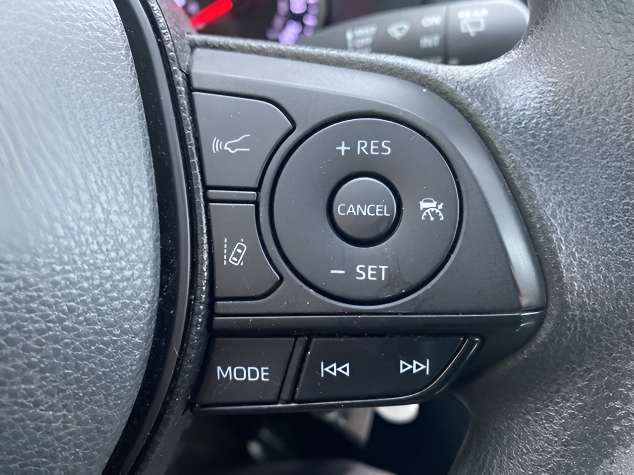Used 2019 Toyota RAV4 LE image 15