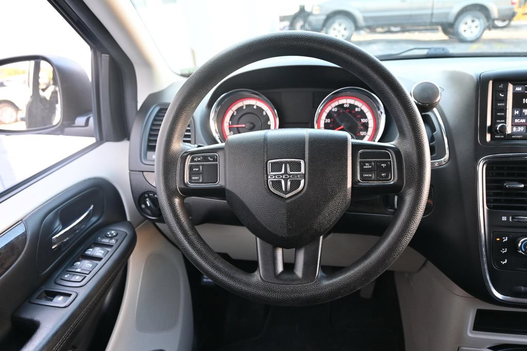 Used 2018 Dodge Grand Caravan SE w/ UConnect Hands-Free Group FWD image 29
