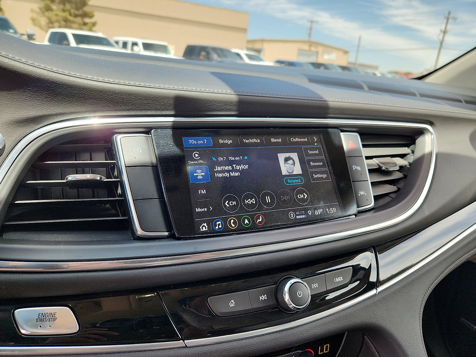 Used 2022 Buick Enclave Avenir FWD image 12