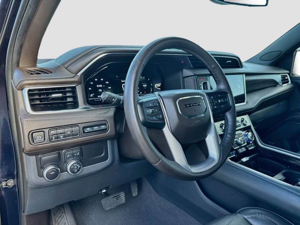 Used 2023 GMC Yukon Denali RWD image 9