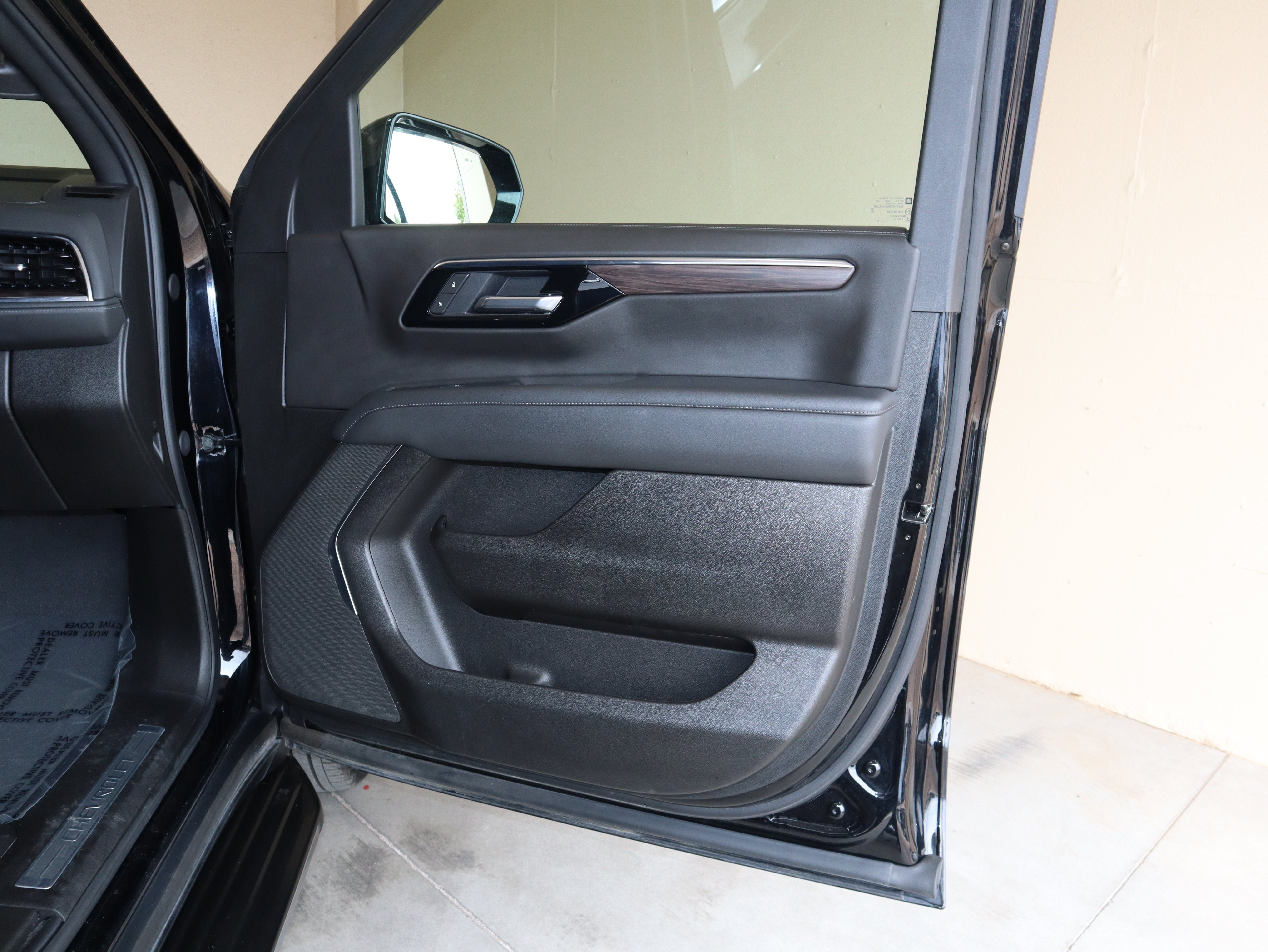 Used 2025 Chevrolet Tahoe LT RWD image 38