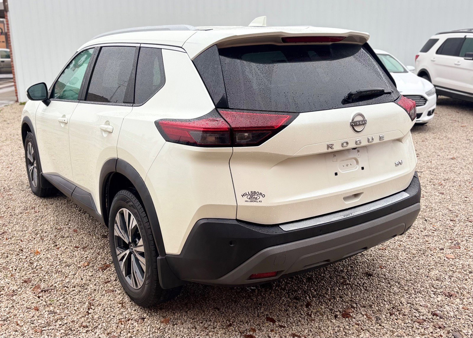 Used 2023 Nissan Rogue SV w/ SV Premium Package image 3