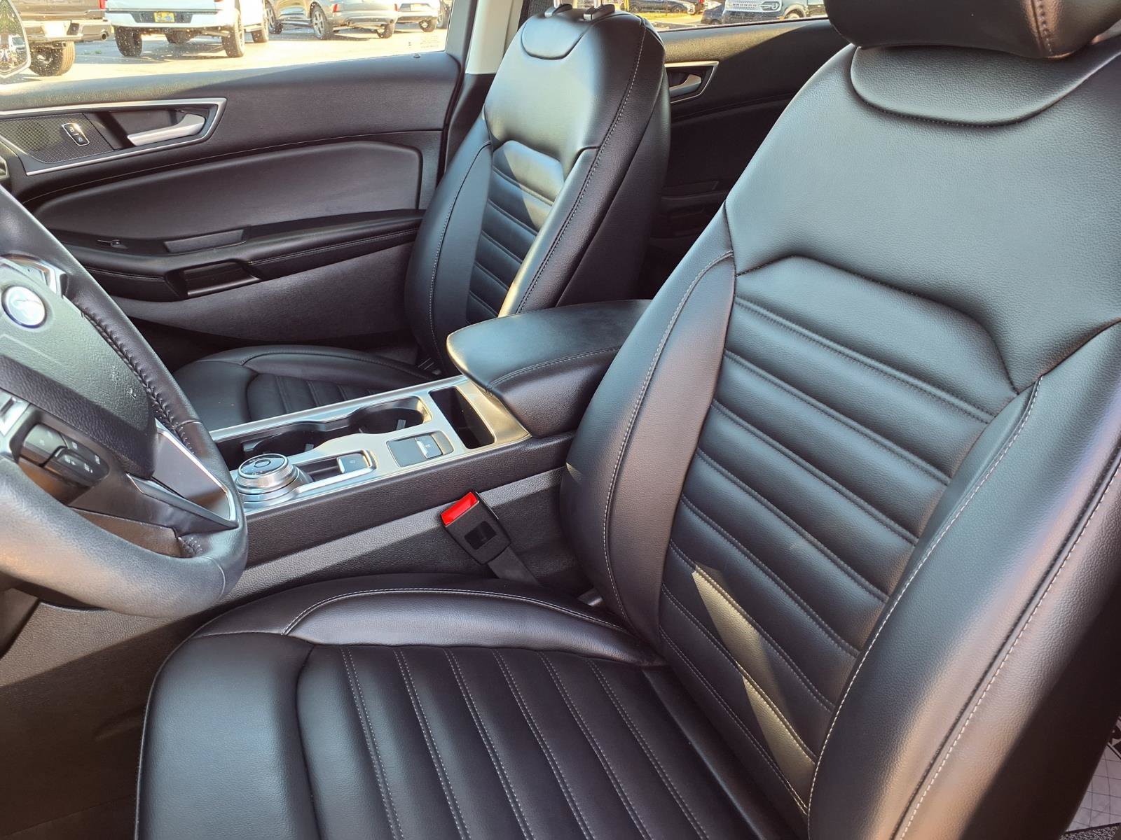 Certified 2024 Ford Edge SEL w/ Convenience Package AWD/4WD image 3