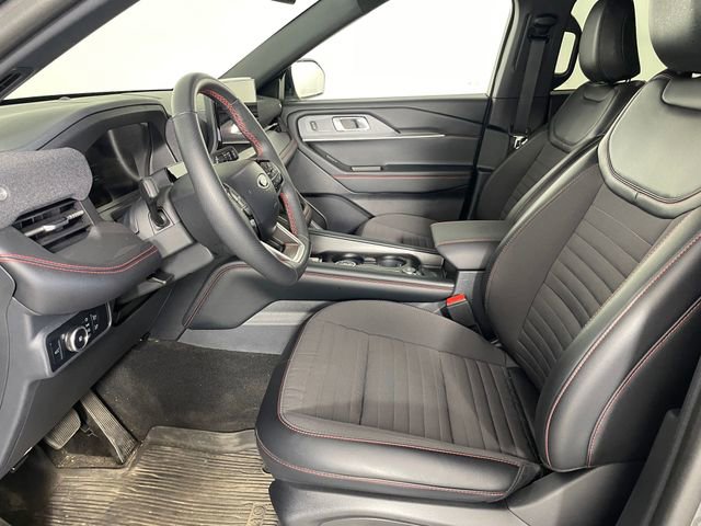 Certified 2025 Ford Explorer ST-Line AWD/4WD image 2