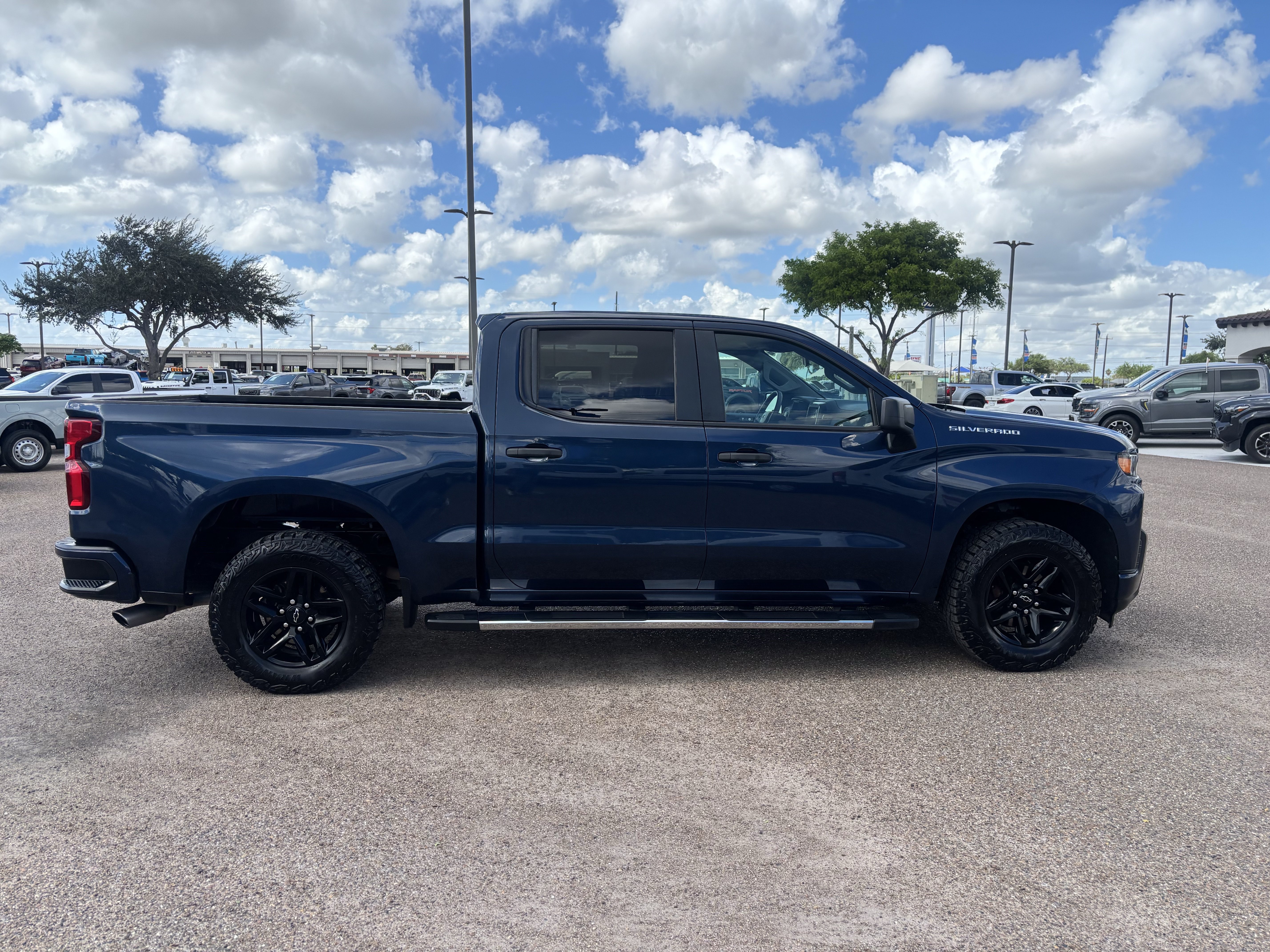 Used 2020 Chevrolet Silverado 1500 Custom w/ Custom Value Package RWD image 7