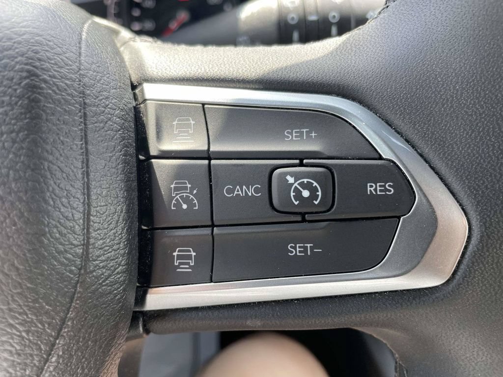 Used 2026 Jeep Compass Limited AWD/4WD image 25