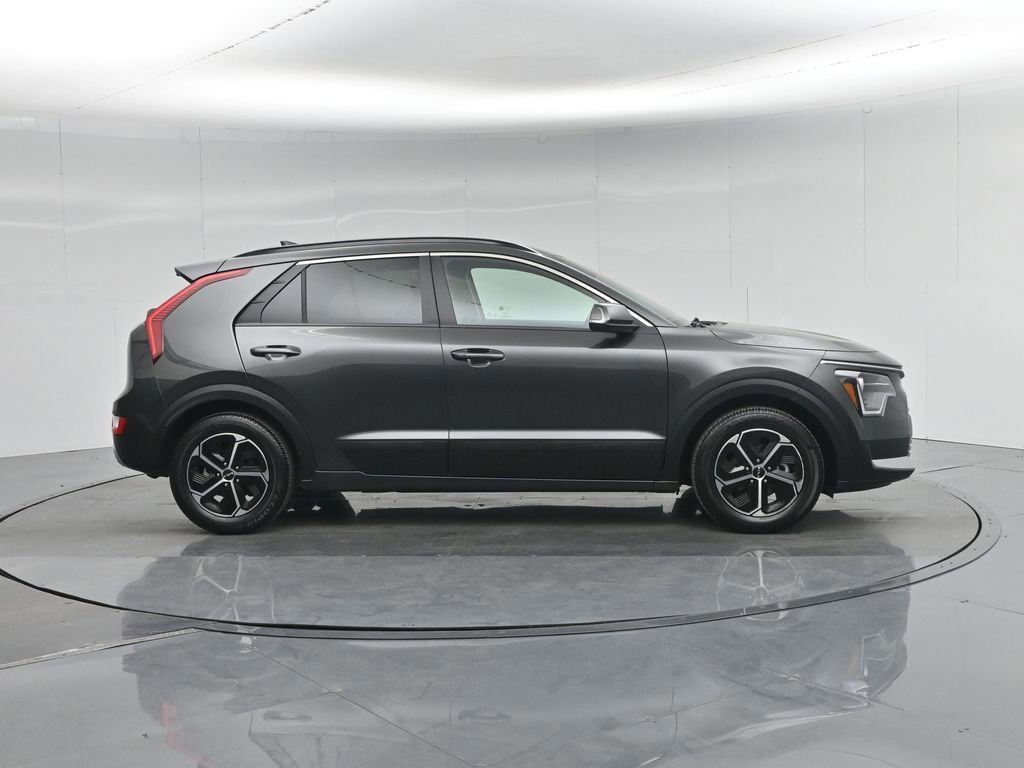 Used 2023 Kia Niro EX image 7
