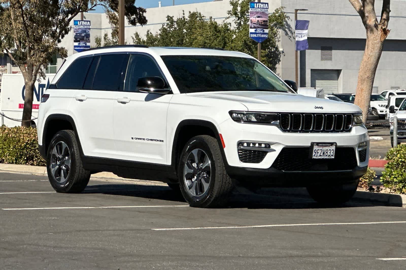 Used 2023 Jeep Grand Cherokee 4WD 4xe image 10