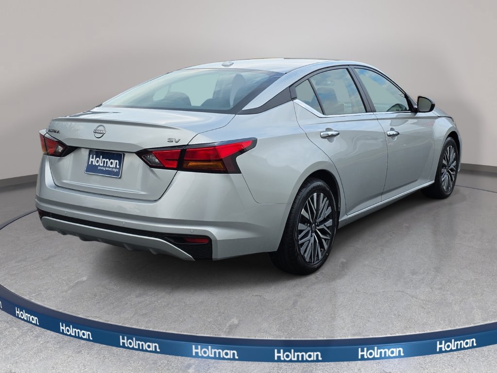Used 2024 Nissan Altima 2.5 SV FWD image 5