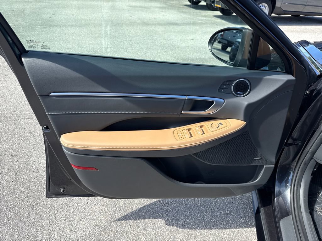Used 2021 Hyundai Sonata Limited FWD image 14