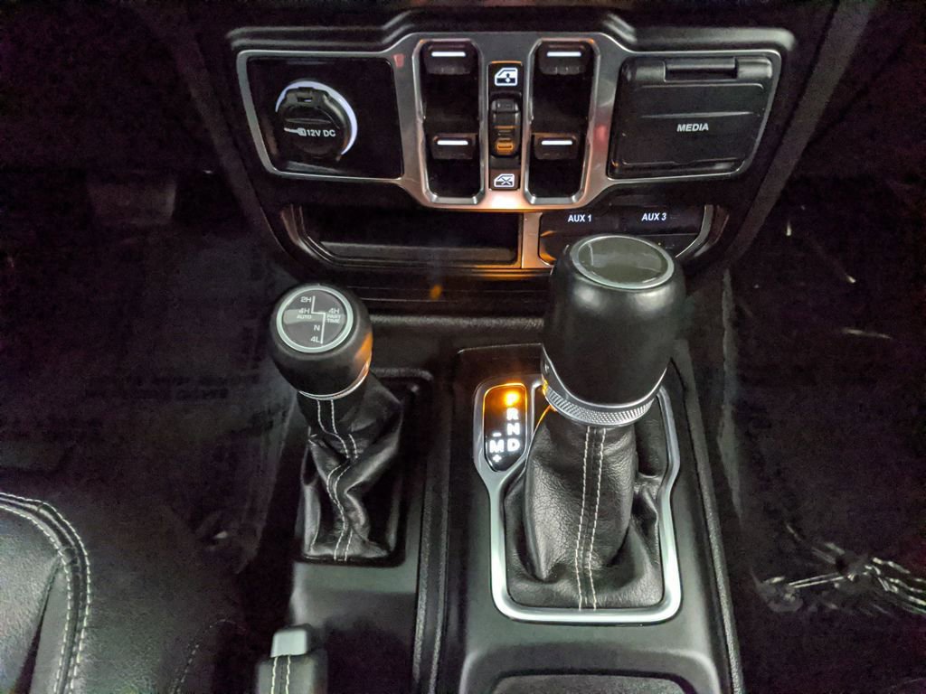 Used 2023 Jeep Wrangler Unlimited Sahara w/ Cold Weather Group image 9