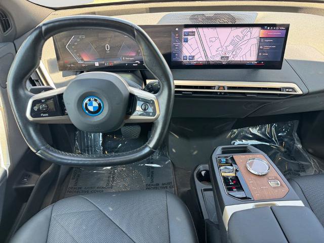 Used 2023 BMW iX xDrive50 w/ Premium Package AWD/4WD image 12