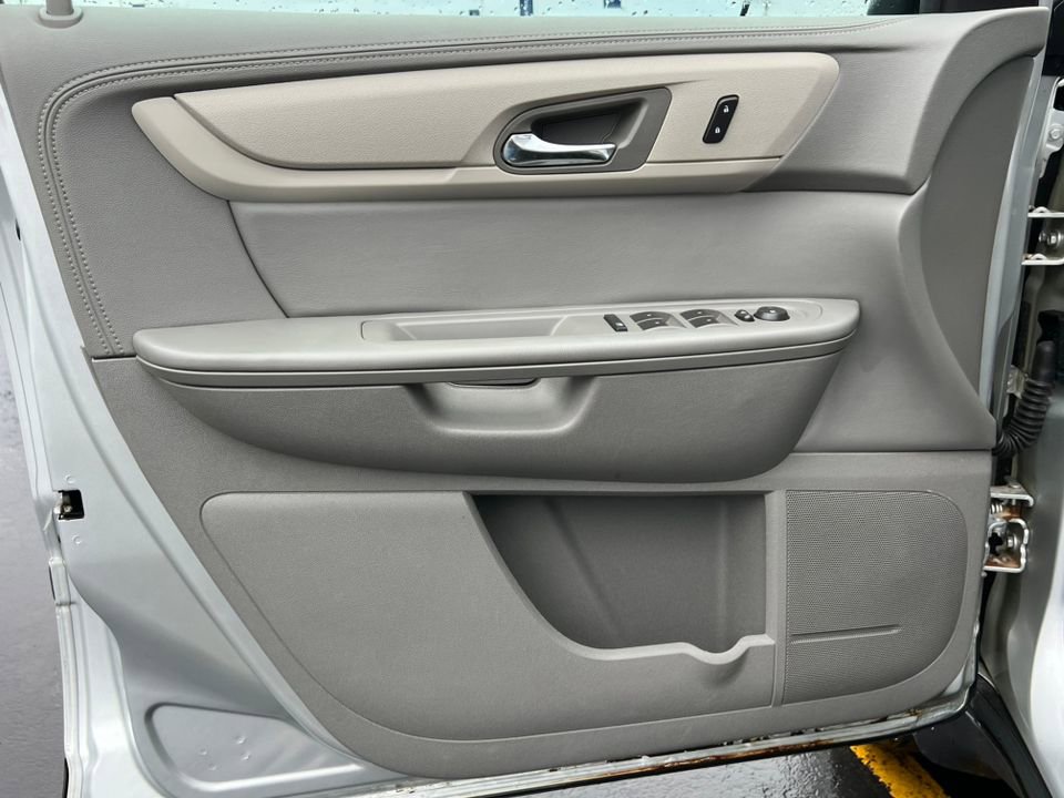 Used 2017 Chevrolet Traverse LS FWD image 13