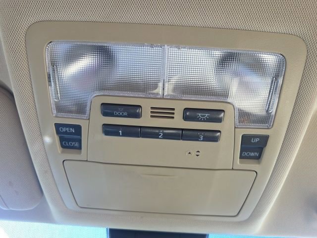 Used 2018 Toyota Highlander Limited FWD image 31