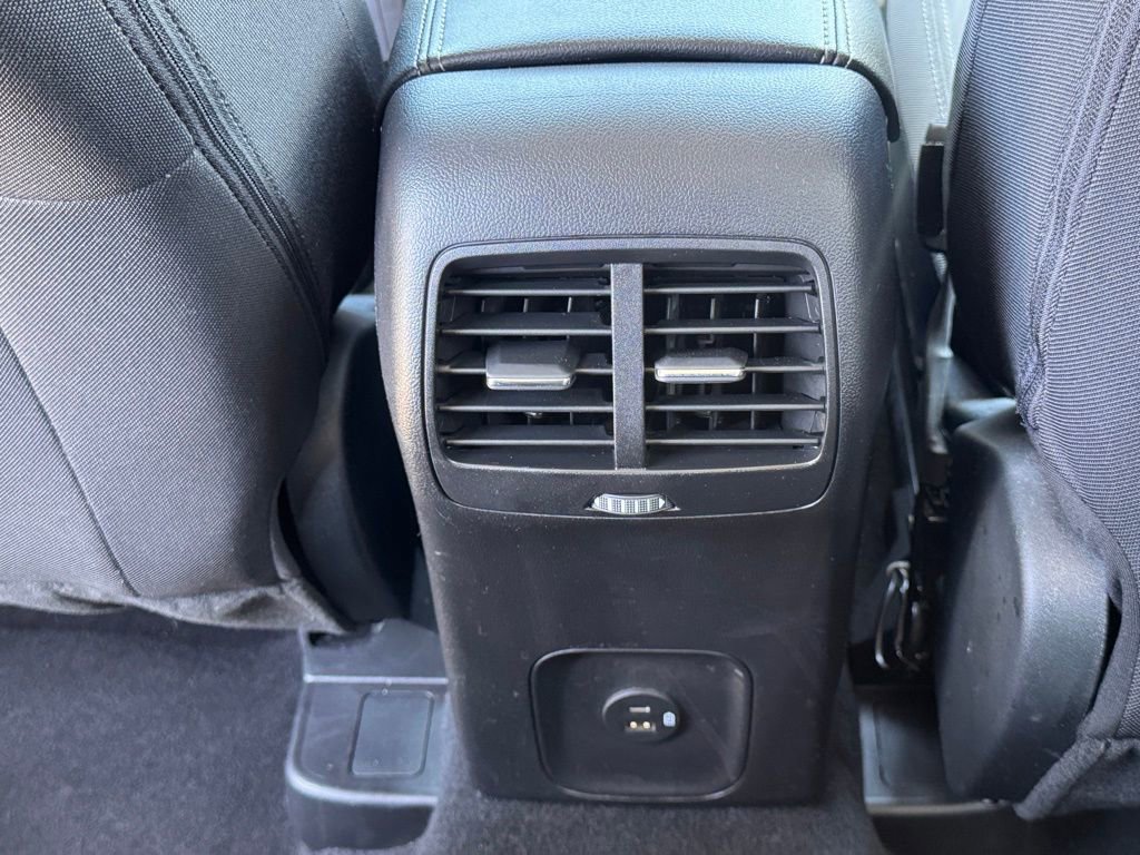 Certified 2022 Ford Escape SE w/ SE Sport Appearance Package image 29