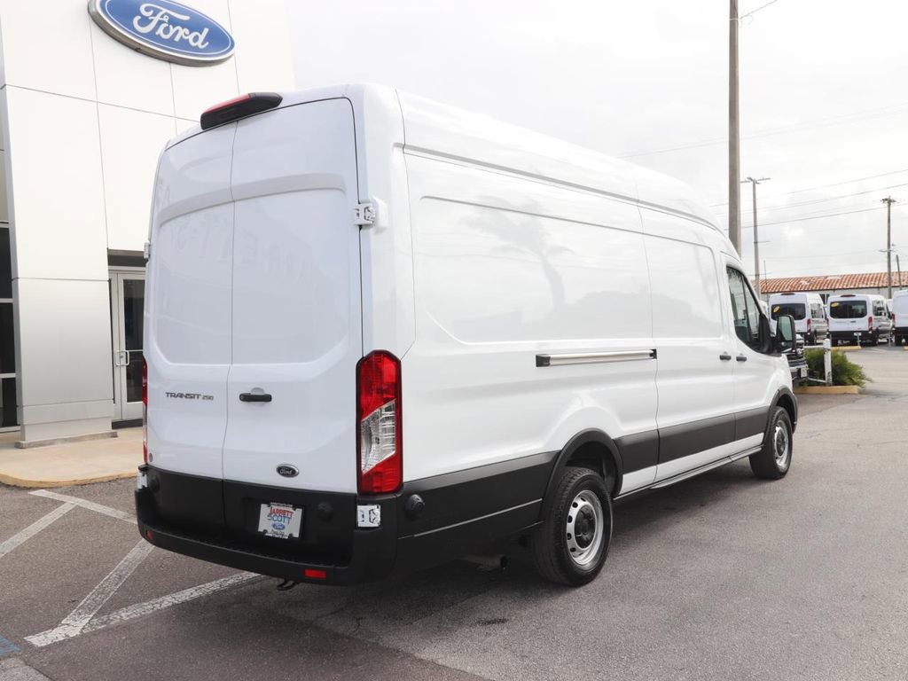 Certified 2025 Ford Transit 250 148 High Roof Extended image 5